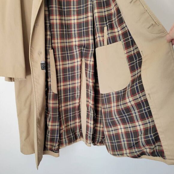 Vintage Men’s Tan Trench Coat 46 Regular Plaid Lined Classic Rain Jacket Long Le - Picture 7 of 9